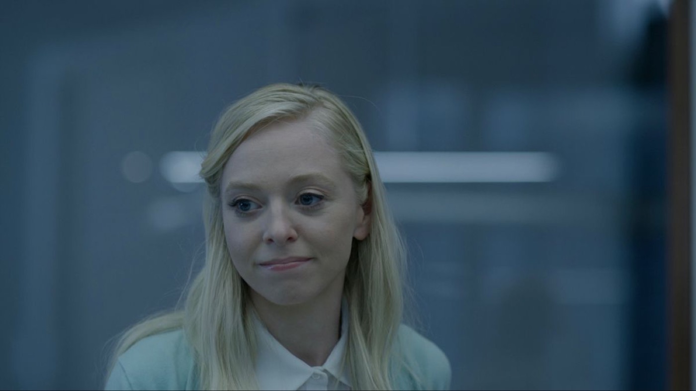Mr. Robot: a soft, cool, almost log close-up